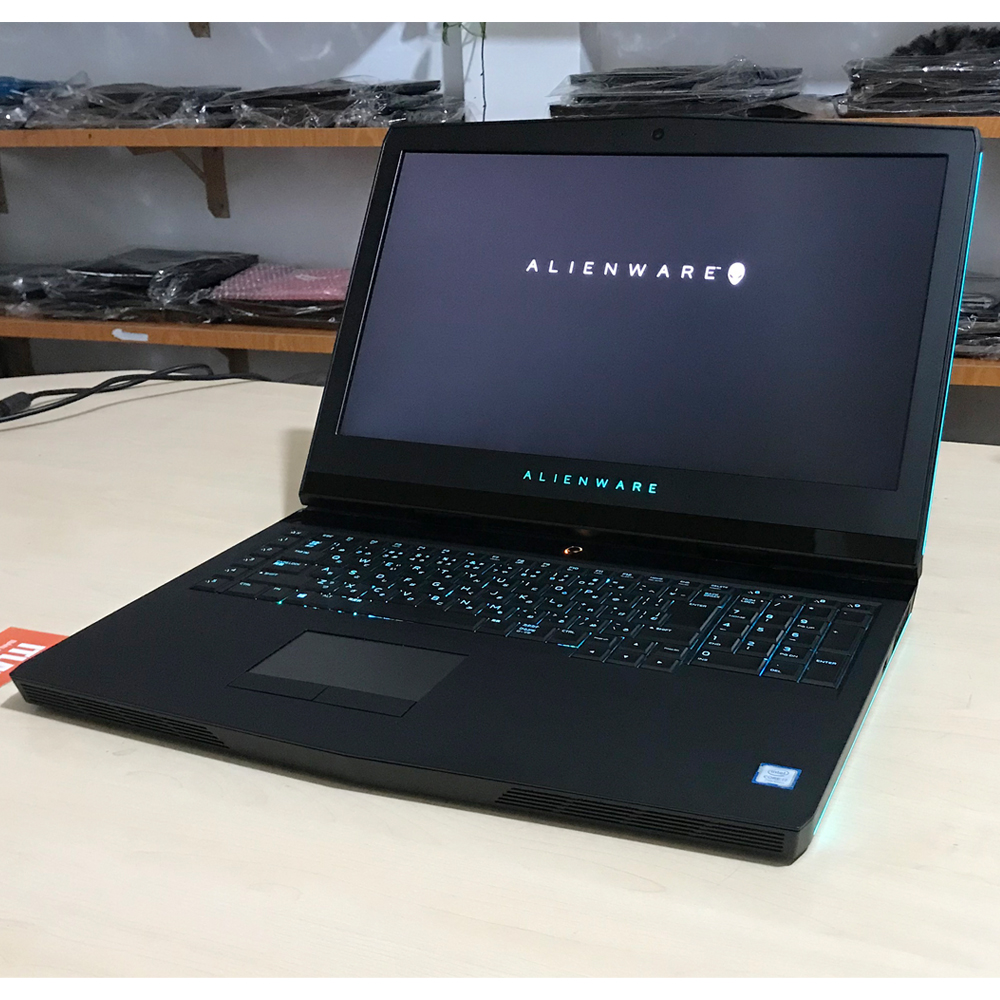 Dell Alienware 17 R4 Core i7 7700HQ / 32GB / GTX 1070 8GB / 17.3 4K 