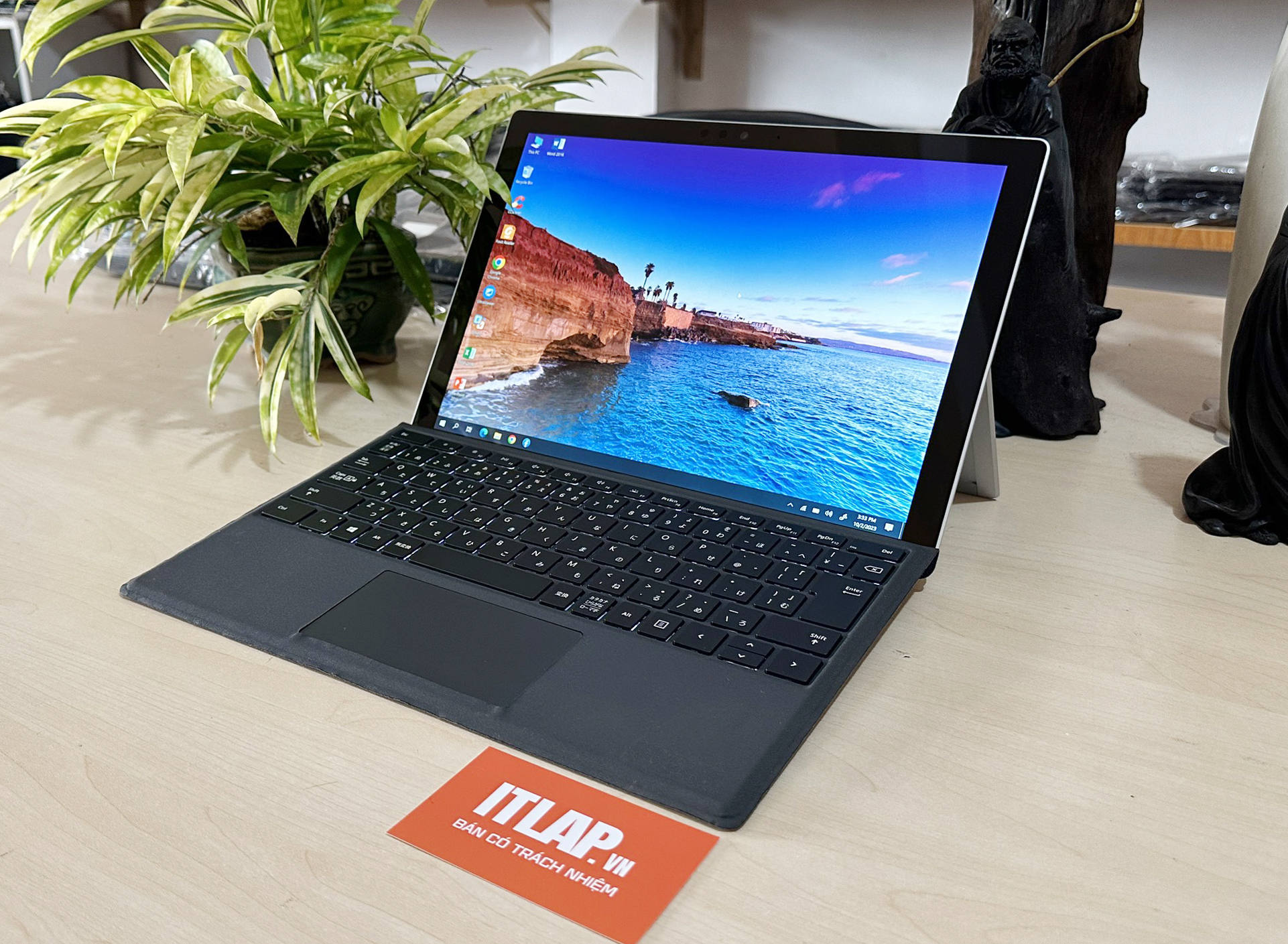 Surface pro 6 i5-8250U 8GB SSD256GB